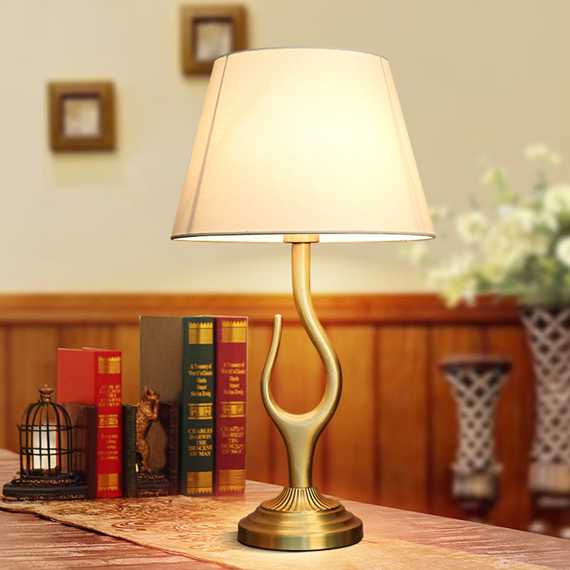 Modern Gold Color Brass Table Lamp Bedside Lamp White Fabric Lampshade Bedroom American Light Luxury