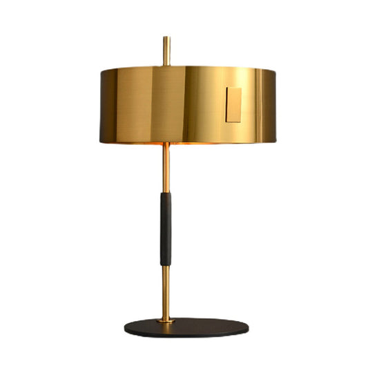 Nordic Metal Table Lamps Art Home Desk Lights Living Room Beside Lamp Study Desk Lamp Book Light Art Deco Luminaire