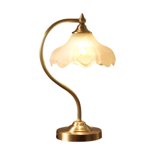 Retro Simple Copper Table Lamp  Flower Glass Lampshade for Living Room Study Bedroom Bedside Lamp Romantic Decoration