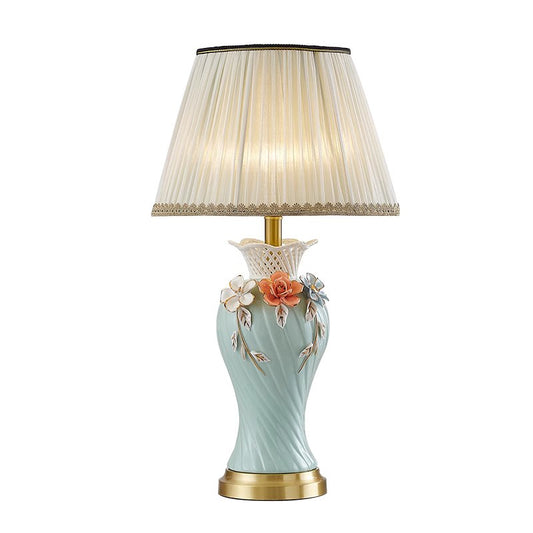 European Flowers Retro Ceramic Lamp Bedroom Bedside Lamp Romantic Wedding Room Warm Simple Living Room