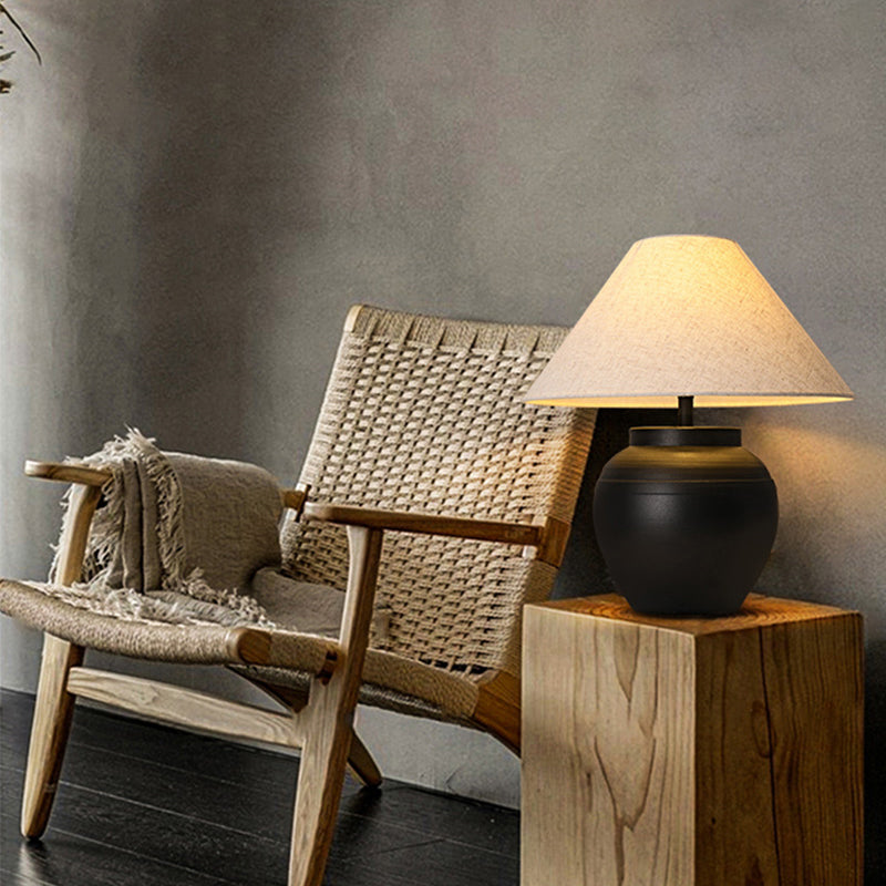 Ceramic LED Table Lamp Northern Europe Retro Linen Lampshade Creative Bedroom Living room