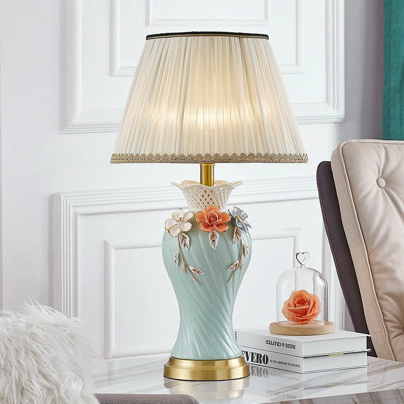 European Flowers Retro Ceramic Lamp Bedroom Bedside Lamp Romantic Wedding Room Warm Simple Living Room