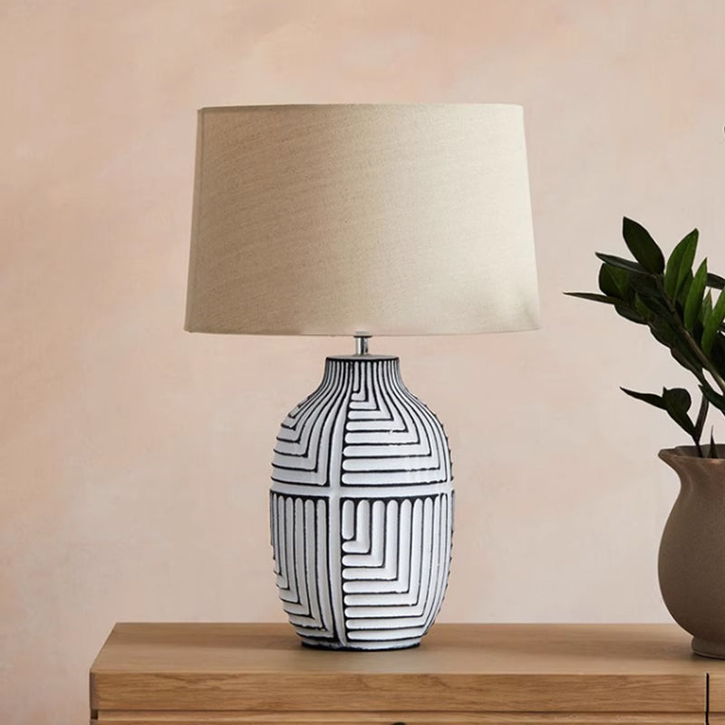 American Country Retro Solid Wood Carving Desk Lamp Eye Protection Decorative Table Lamp