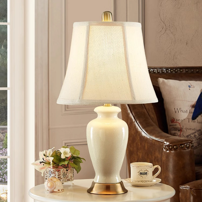 White Ceramic Desk Lamp Bedroom Bedside Table Lamp European Creative Simple Modern Bedroom Living Room