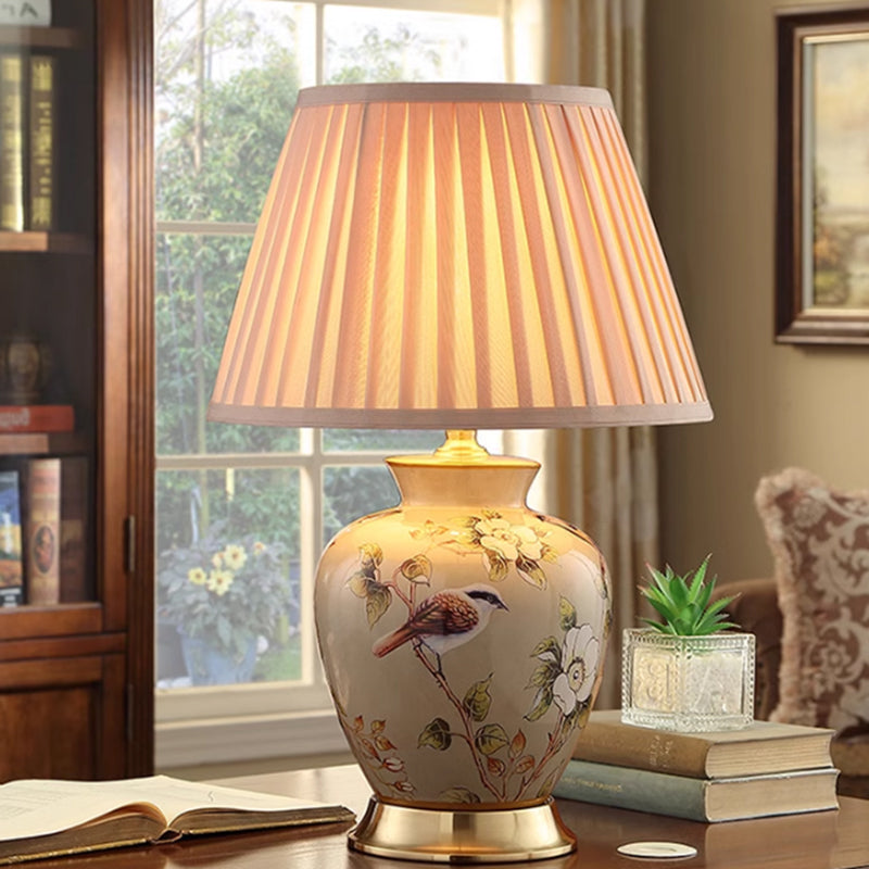 Chinese Retro Ceramic Table Lamp Bedroom Flower&Bird Simple Creative Study Warm Living Room Atmosphere