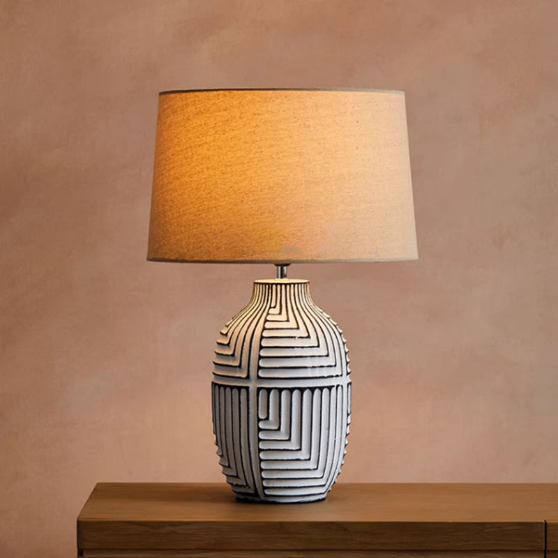 American Country Retro Solid Wood Carving Desk Lamp Eye Protection Decorative Table Lamp