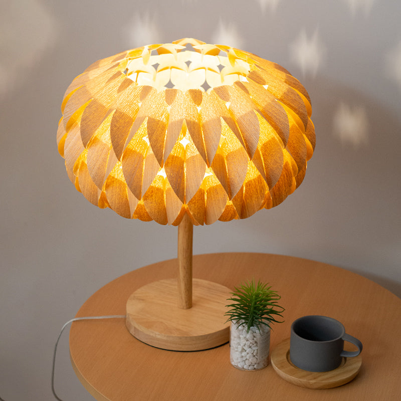 Solid Wood Handmade Creative Hollow Carved Table Lamp Study Living Room and Bedside Decorative Lamps