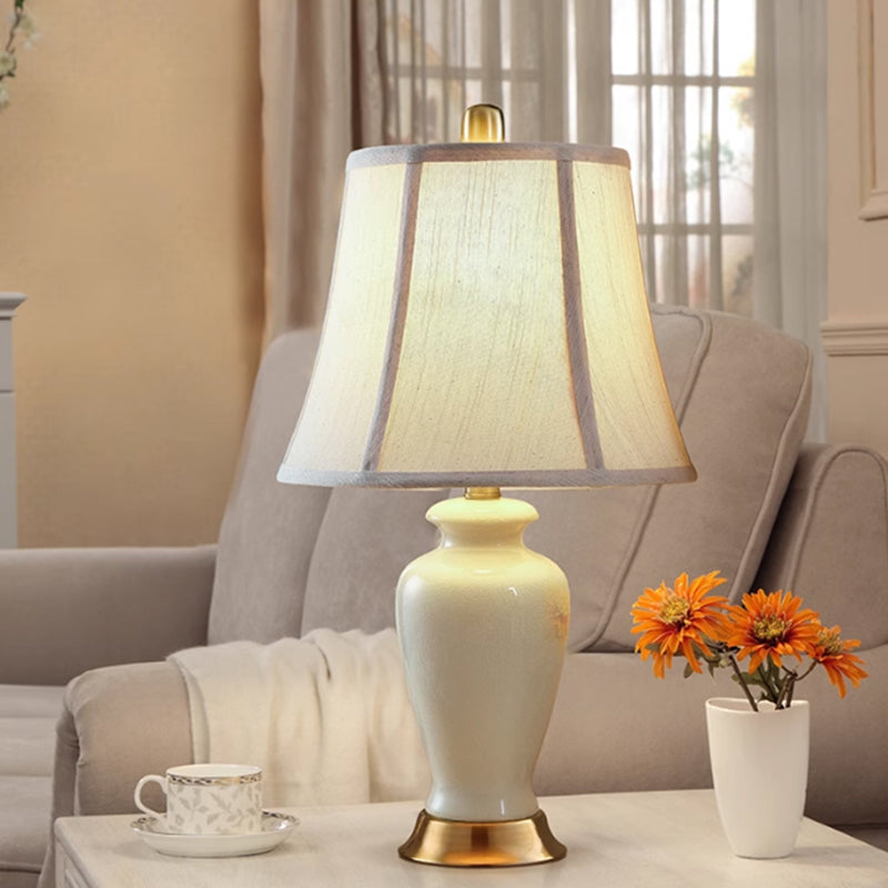 White Ceramic Desk Lamp Bedroom Bedside Table Lamp European Creative Simple Modern Bedroom Living Room