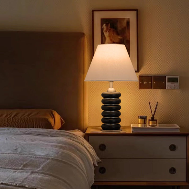 Vintage Light Luxury Warm Wooden Table Lamp Bedroom French  New Chinese Style