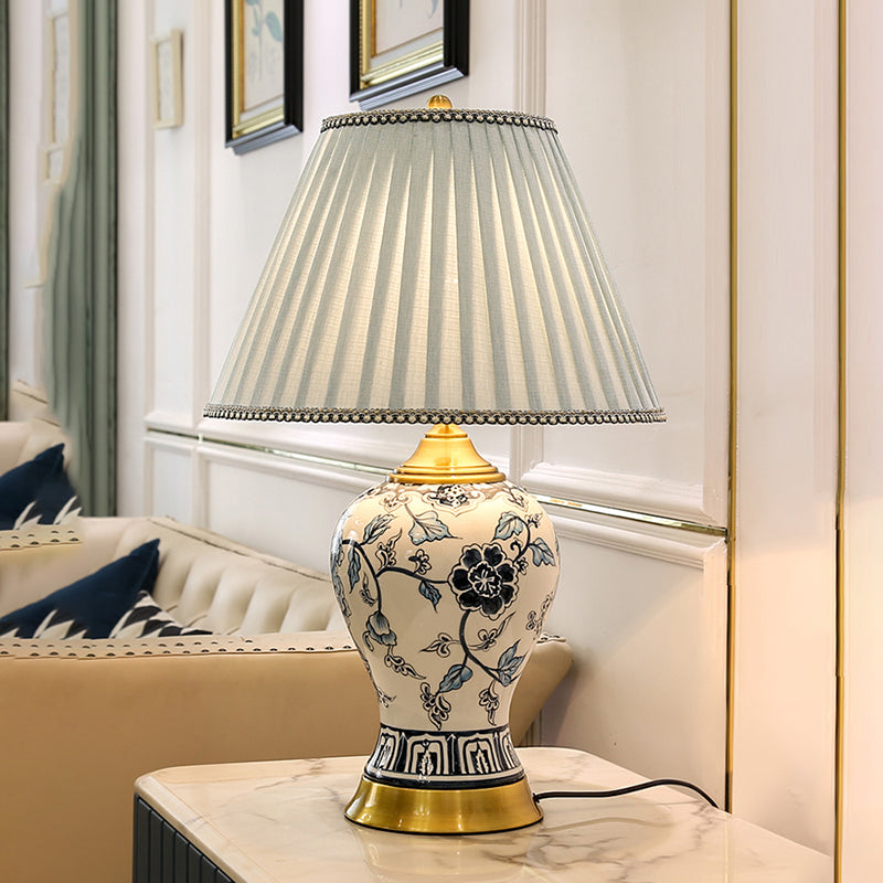 Chinoiseries Blue and White Porcelain Flower Ceramic Table Lamp For Bedroom Living Room Decor Lamps Large Lamp