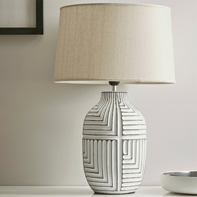 American Country Retro Solid Wood Carving Desk Lamp Eye Protection Decorative Table Lamp
