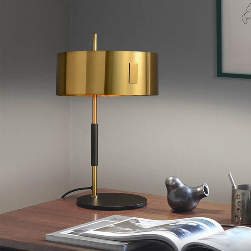 Nordic Metal Table Lamps Art Home Desk Lights Living Room Beside Lamp Study Desk Lamp Book Light Art Deco Luminaire