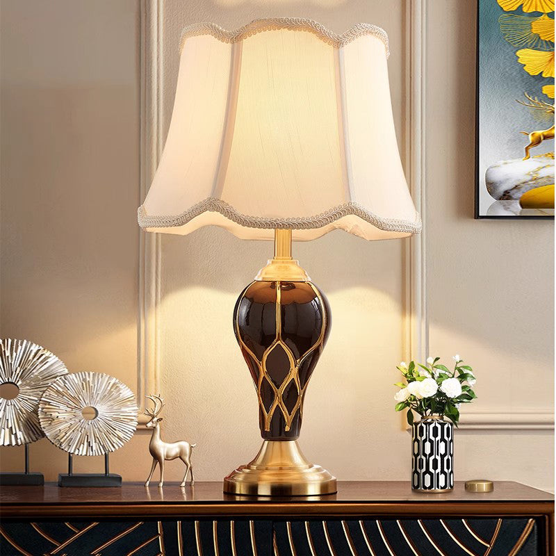 High-End Light Luxury Black Gold American Ceramic Desk Lamp Bedroom Nightstand Lamp Nordic Creative