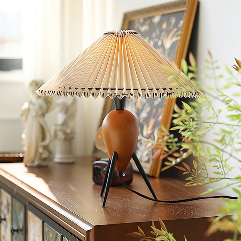 Nordic Retro Personality Wood Table Lamp American Hotel Bedroom Bedside Lamp Medieval Desk Lamp