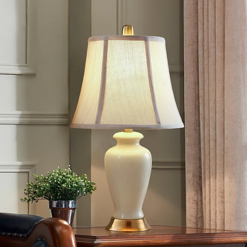 White Ceramic Desk Lamp Bedroom Bedside Table Lamp European Creative Simple Modern Bedroom Living Room