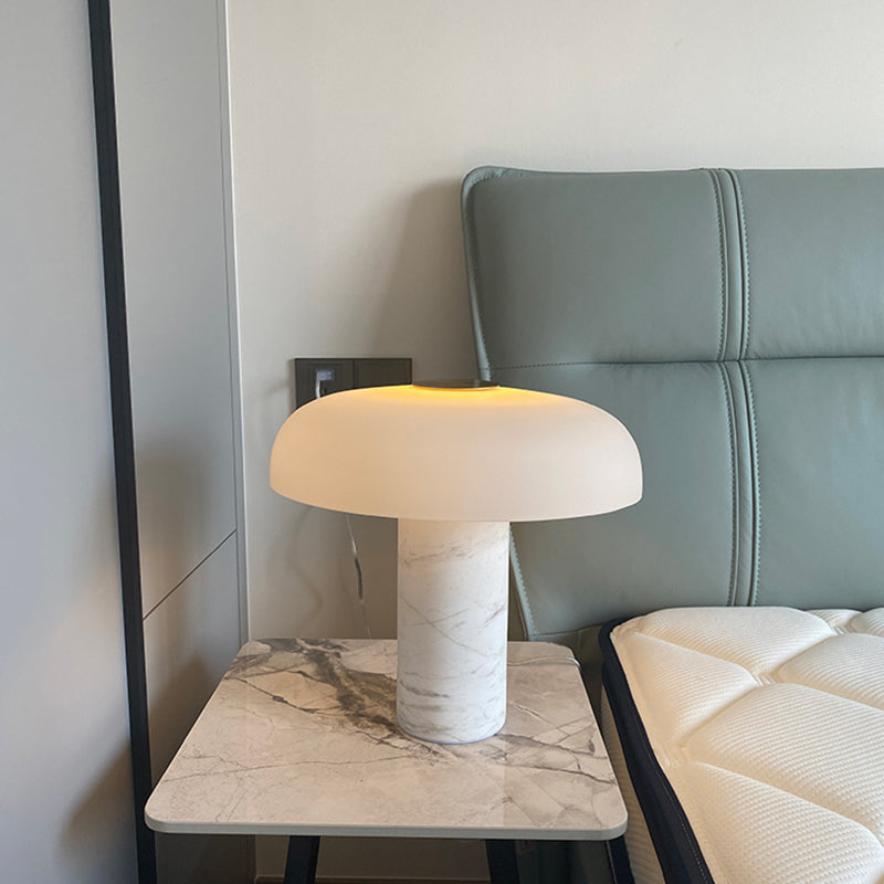 Modern Black/White Mushroom Table Lamp With Glass Lampshade