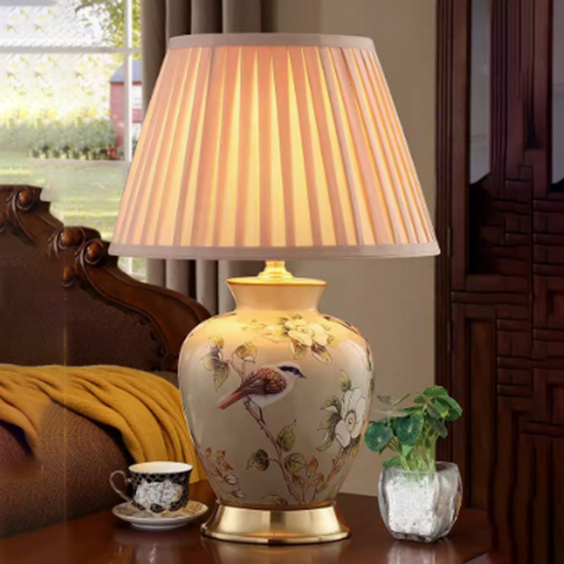 Chinese Retro Ceramic Table Lamp Bedroom Flower&Bird Simple Creative Study Warm Living Room Atmosphere