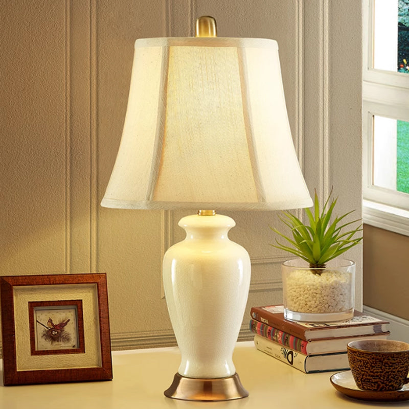 White Ceramic Desk Lamp Bedroom Bedside Table Lamp European Creative Simple Modern Bedroom Living Room