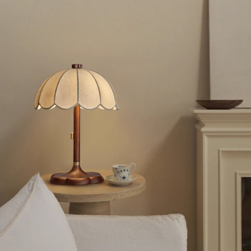 Classic Light Luxury Solid Wood Table Lamp With Fabric Printing Lampshade