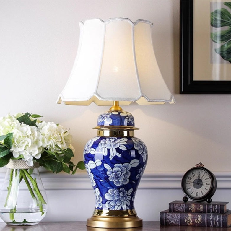 Chinese Hand-Painted Blue White Ceramic Lamp Bedroom Bedside Hotel Villa Living Room