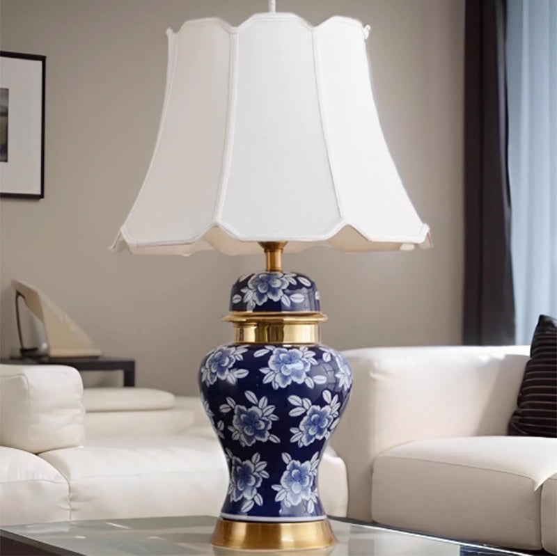 Chinese Hand-Painted Blue White Ceramic Lamp Bedroom Bedside Hotel Villa Living Room